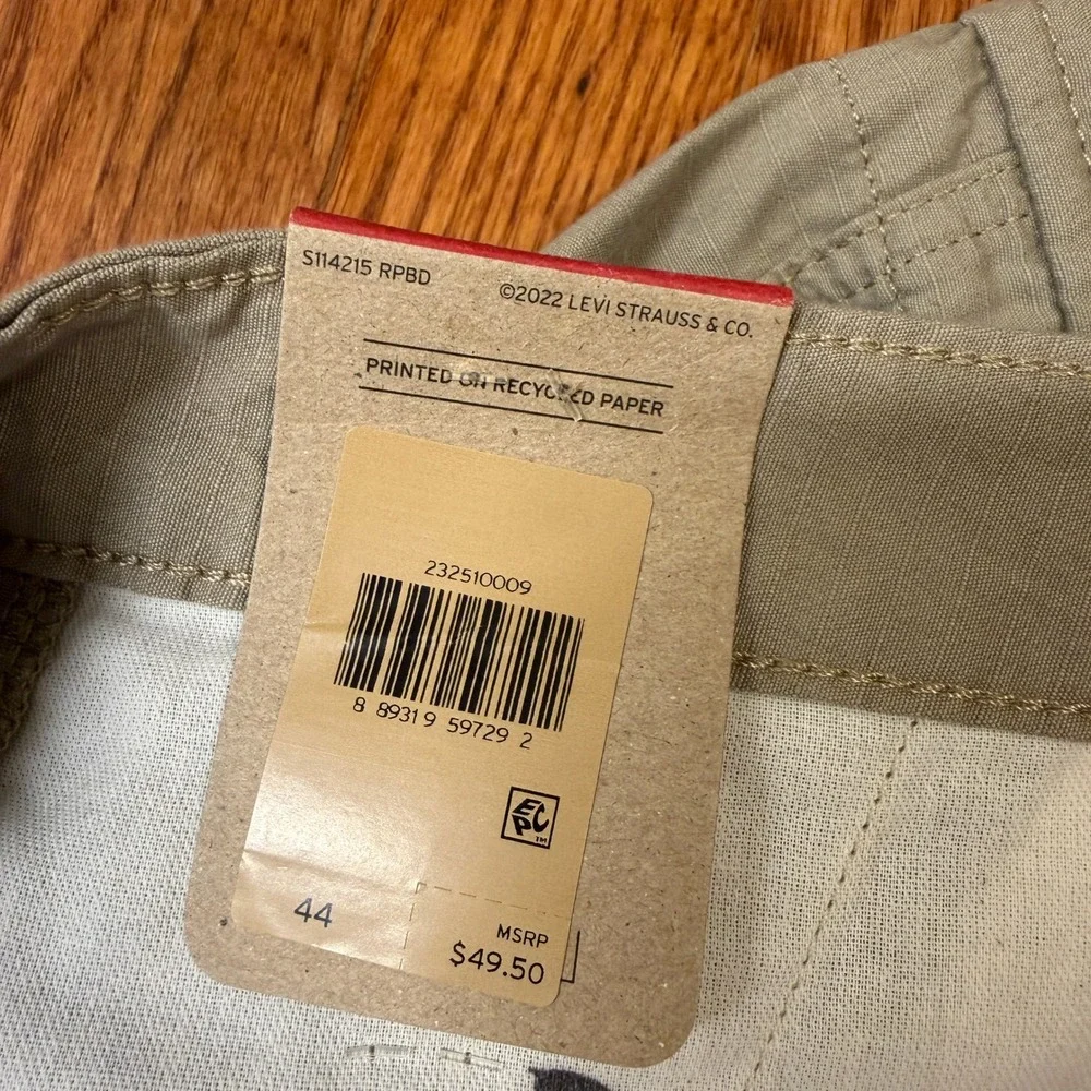 New Levi's Carrier Cargo Shorts Mens 44 Khaki Ripstop Utility Pockets Hiking 9